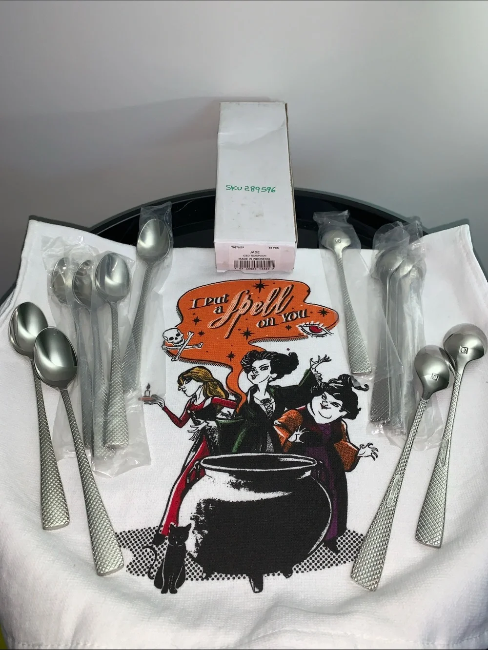 Oneida Textured Jade pattern 1 Dozen Iced Teaspoons NWT 18/10 SS